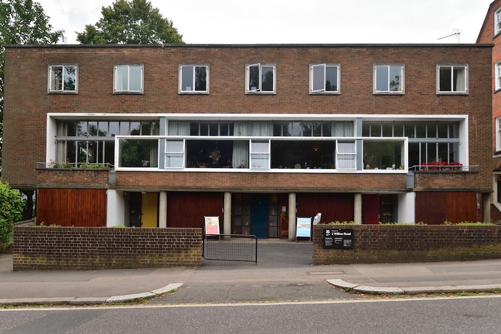 2 Willow Road