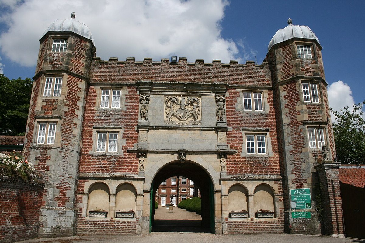 Burton Agnes Hall, further view
