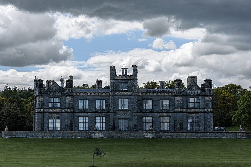 Dalmeny House