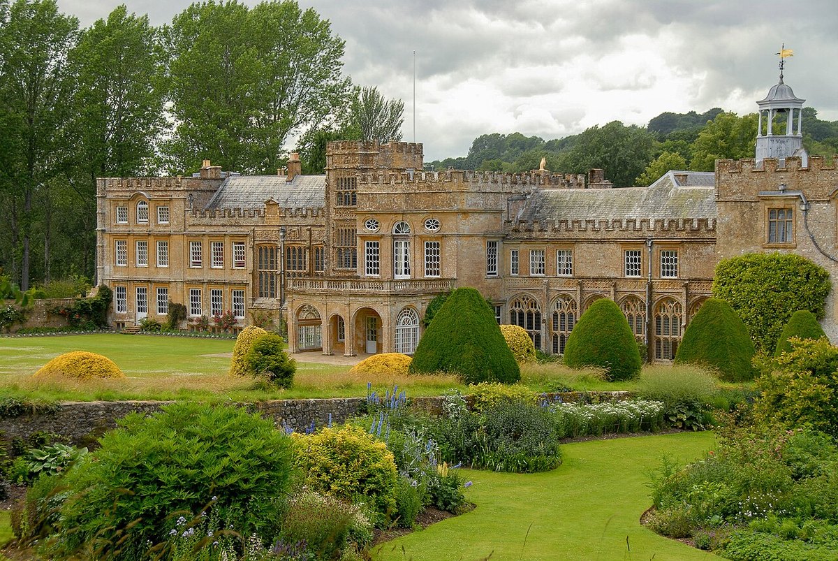 What Is a Walled Kitchen Garden?