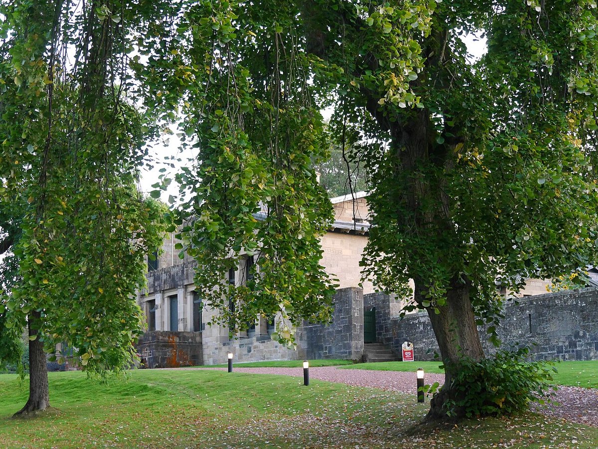 Holmwood, further view