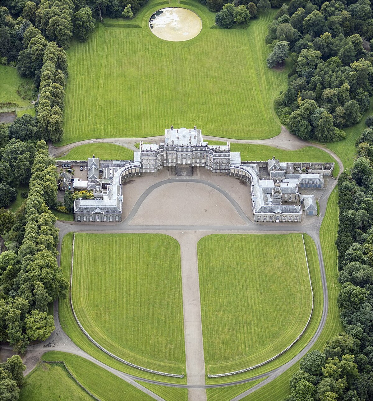 Hopetoun House, further view