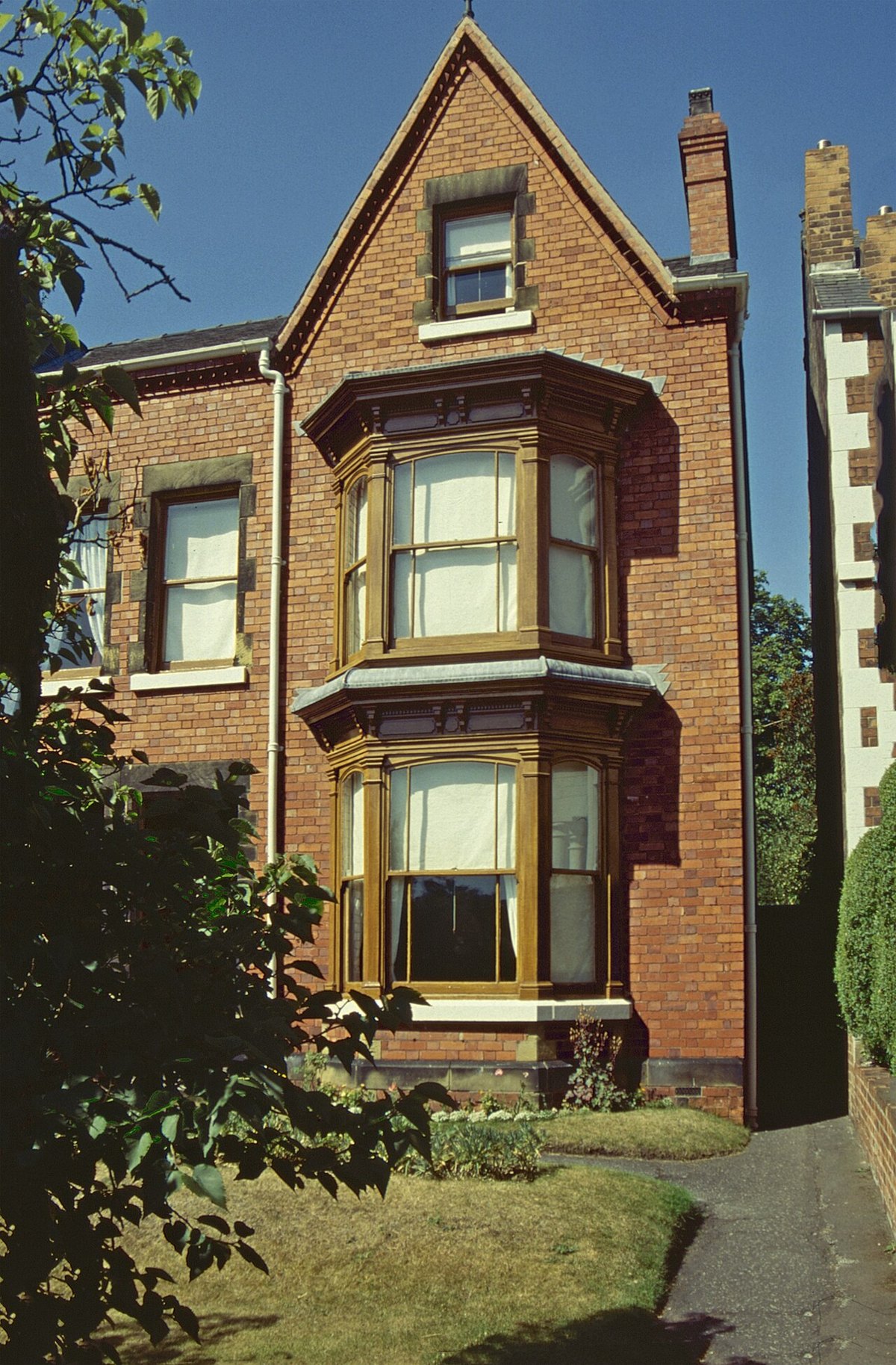 Mr Straw's House, further view