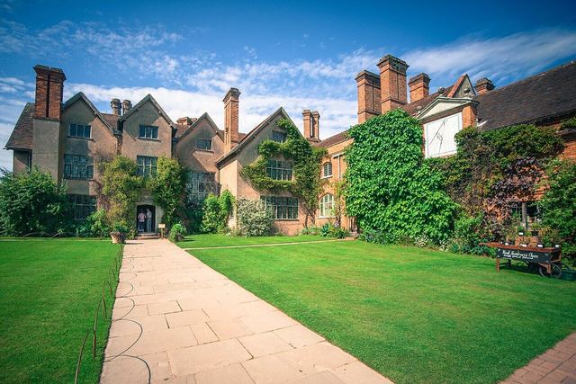 Packwood House