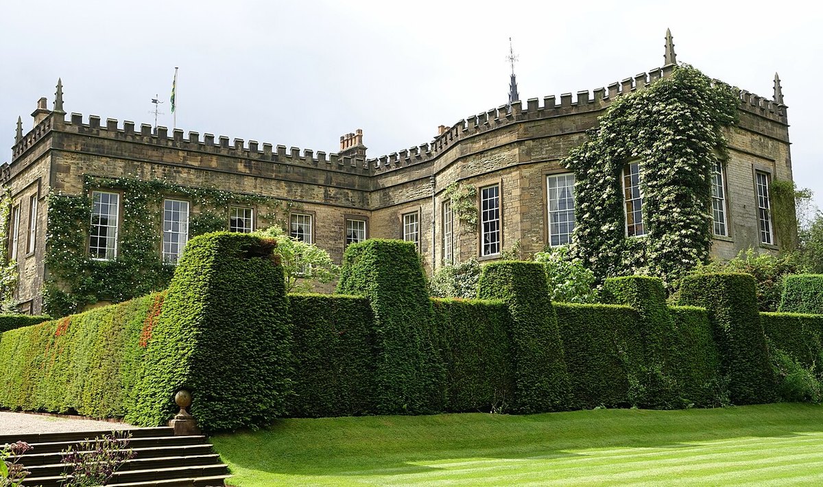 Renishaw Hall, further view