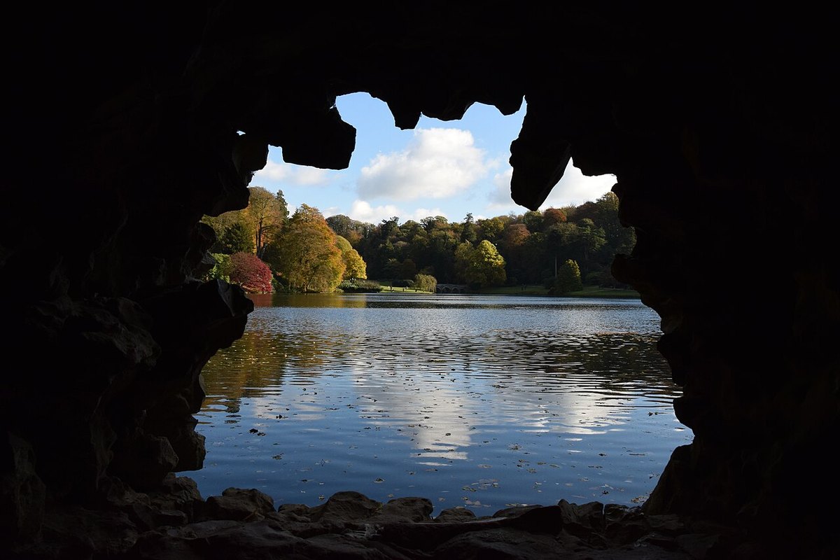 Stourhead, further view